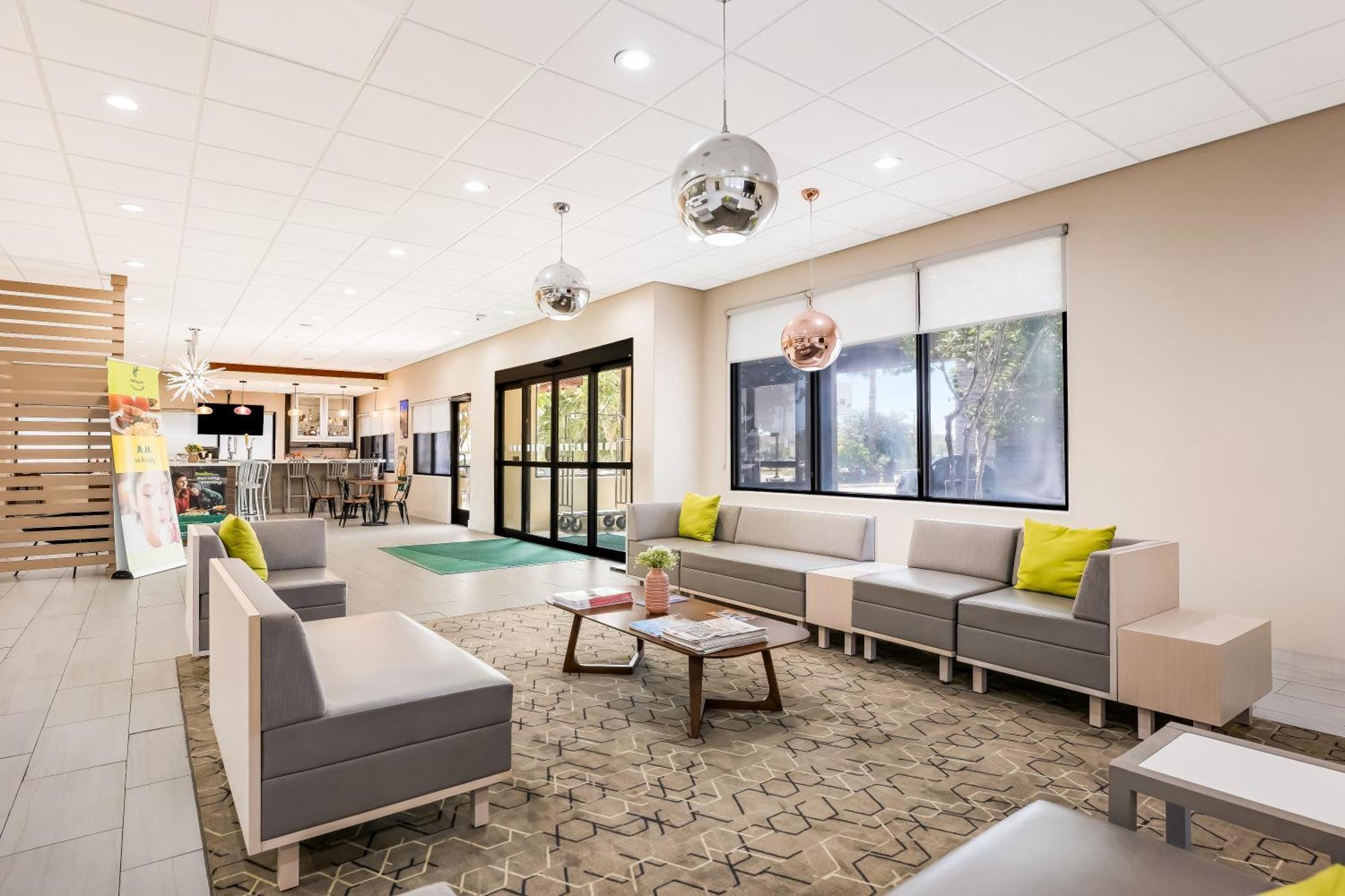 Holiday Inn - Brownsville By Ihg Экстерьер фото