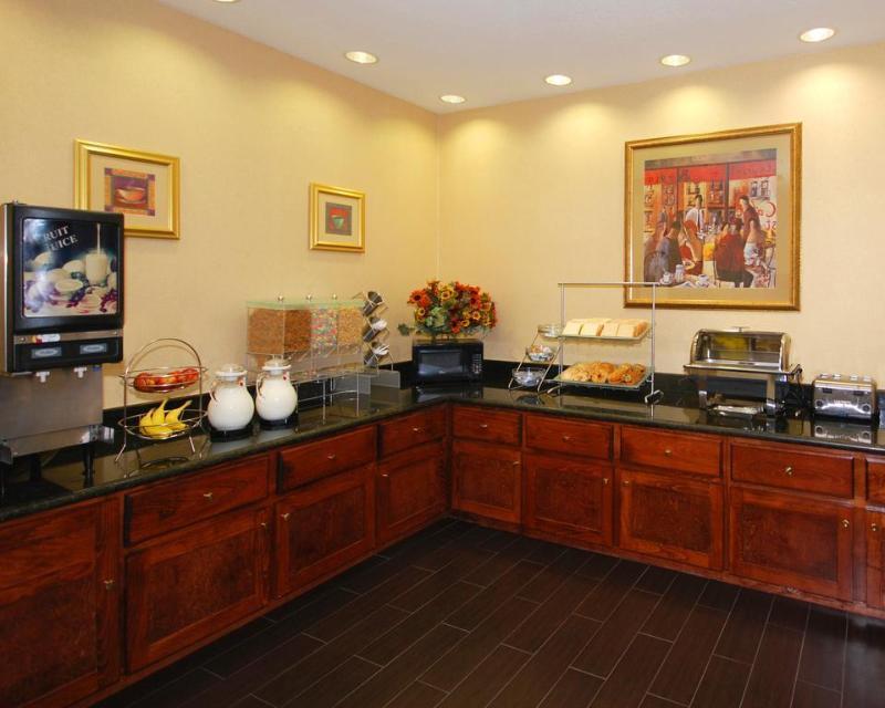 Holiday Inn - Brownsville By Ihg Экстерьер фото